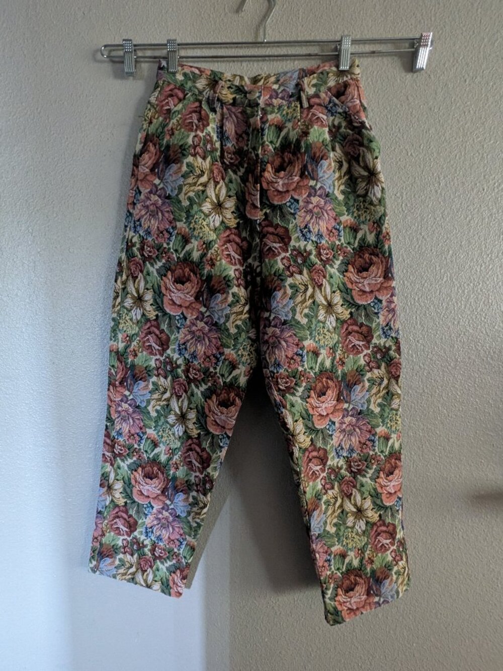 Meadows Floral Tapestry Pants High Waist Cropped Cottagecore Size US 4